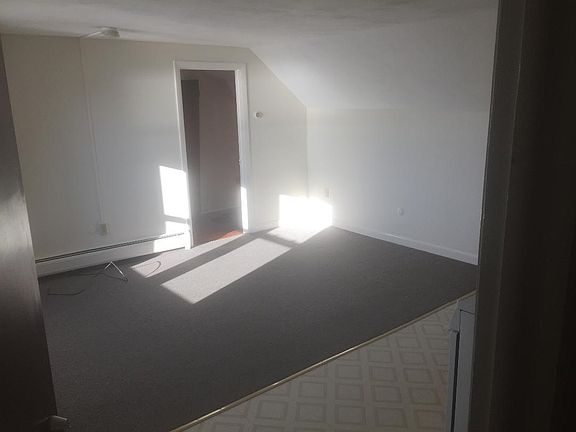 4th image of 16 Burton St Front 3