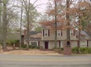 2406 Country Club Rd, Tupelo, MS 38804