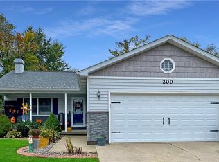 200 Essex Ave, Mattoon, IL 61938