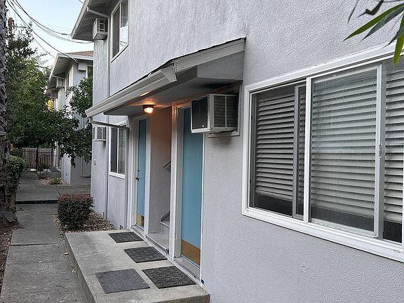 2nd image of 2607 Q St APT B