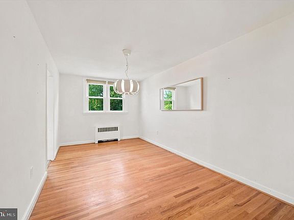 3rd image of 506 Gates St
