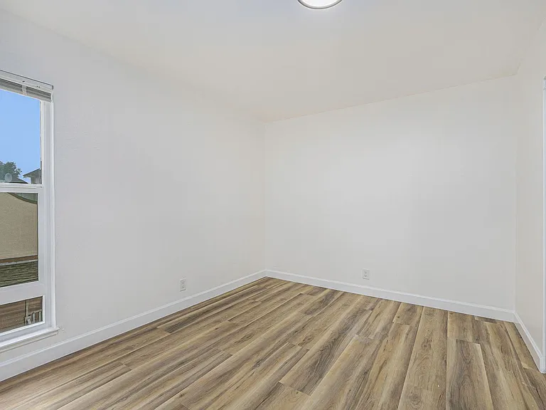 Montecito Ave 137 — Photo 23