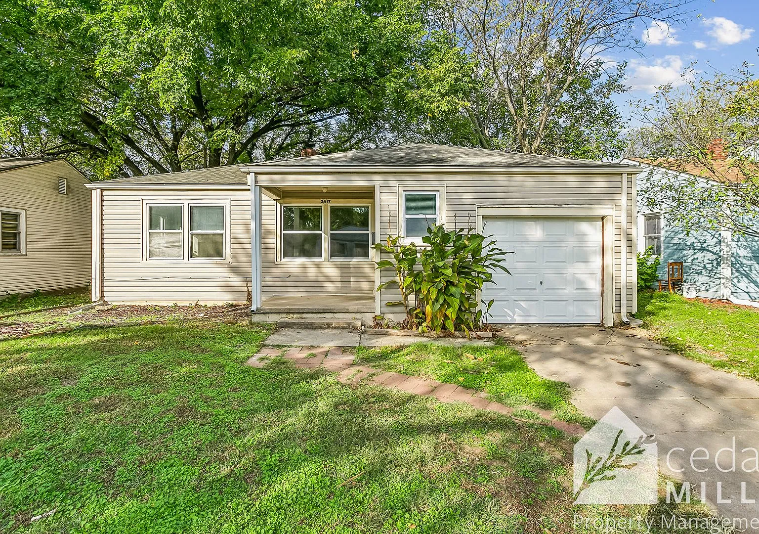 3 bed 2 bath home in South Wichita — Photo 1