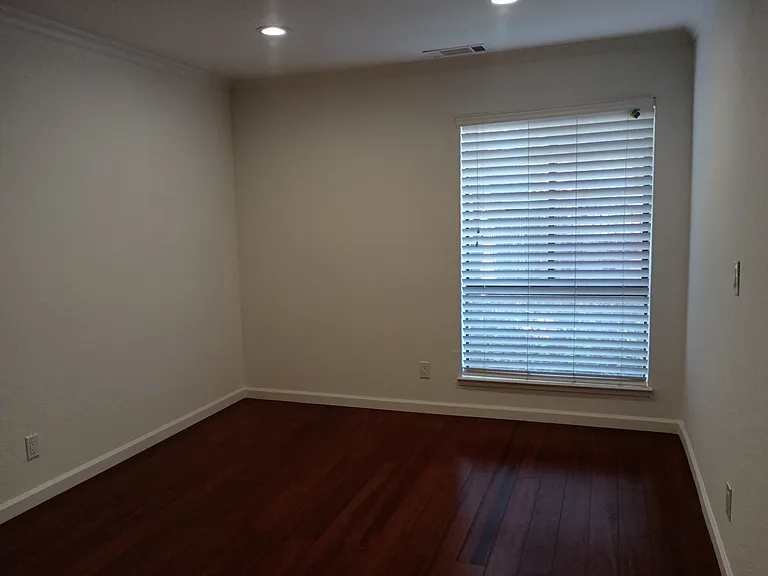 1st bedroom (158 sq. ft.)