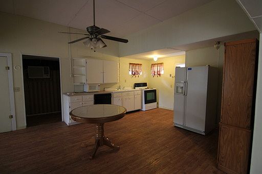 5th image of 301 E Faust St