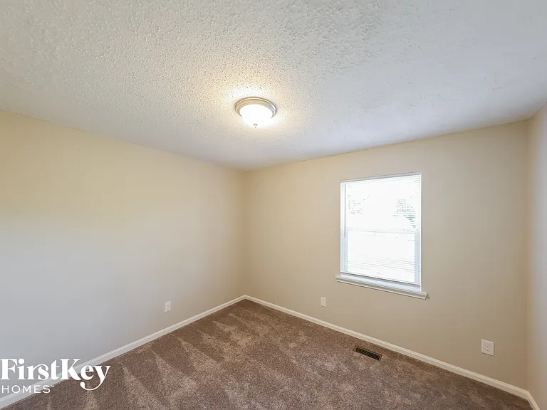 8263 Country Cir — Photo 12