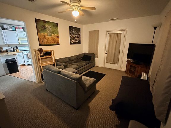 4th image of 320 Bargers Ct #B