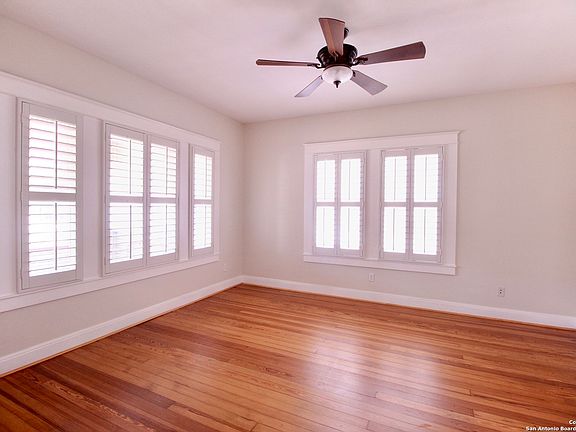 5th image of 923 N PINE ST