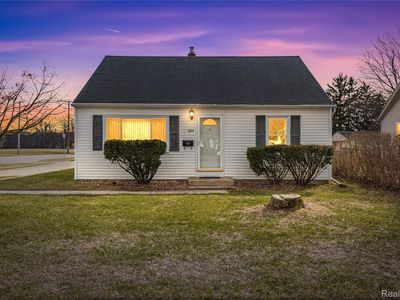 684 Greylock St, Belleville, MI, 48111