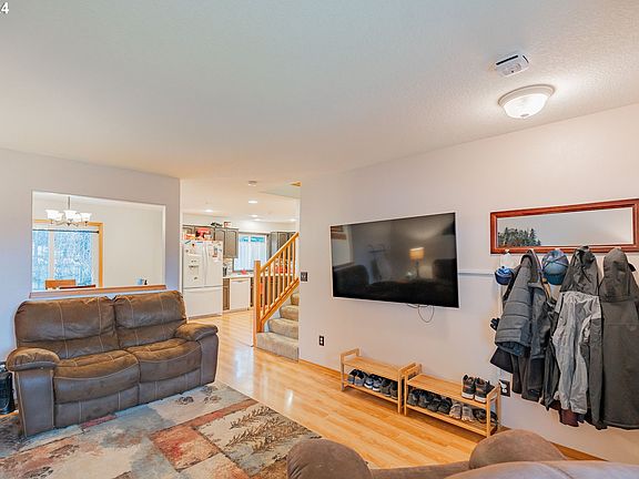 5th image of 9901 NE 112th Ct