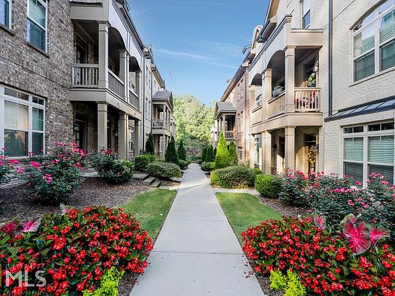 3rd image of 612 Luckett Ct