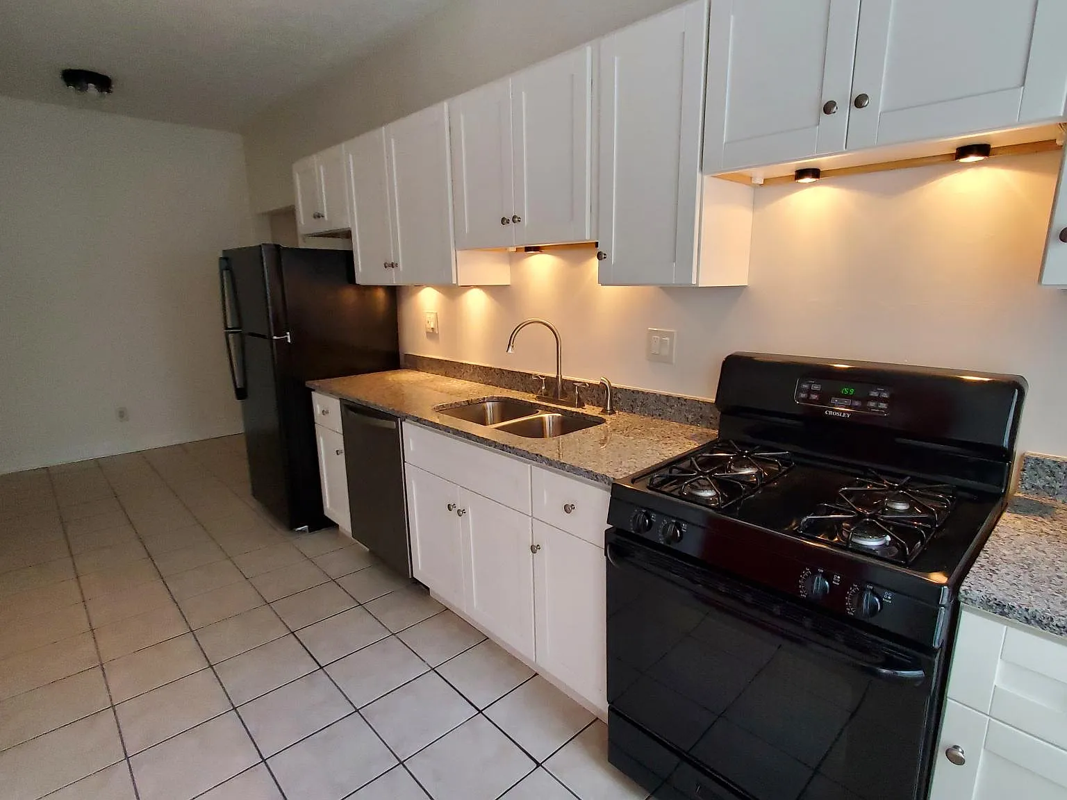 2 bed, 1100 sqft, $1,300 — Photo 1