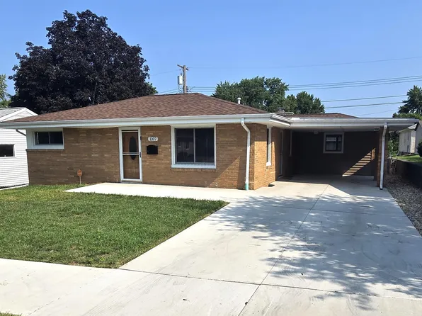 1107 Monroe St, Pekin, IL 61554