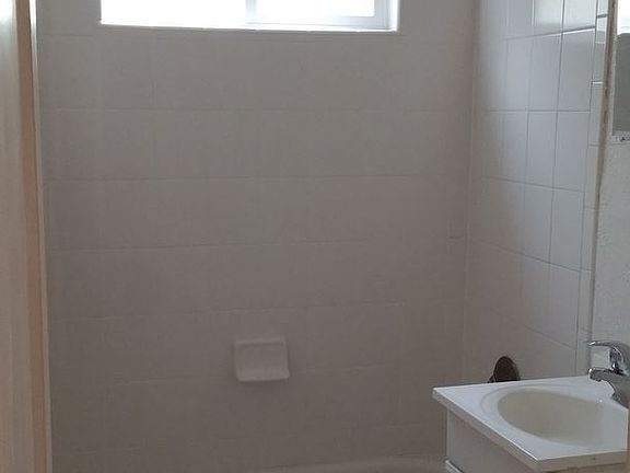 3rd image of 3669B 1st Ave