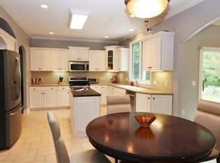 3349 Coach House Dr, Maumee, OH 43537