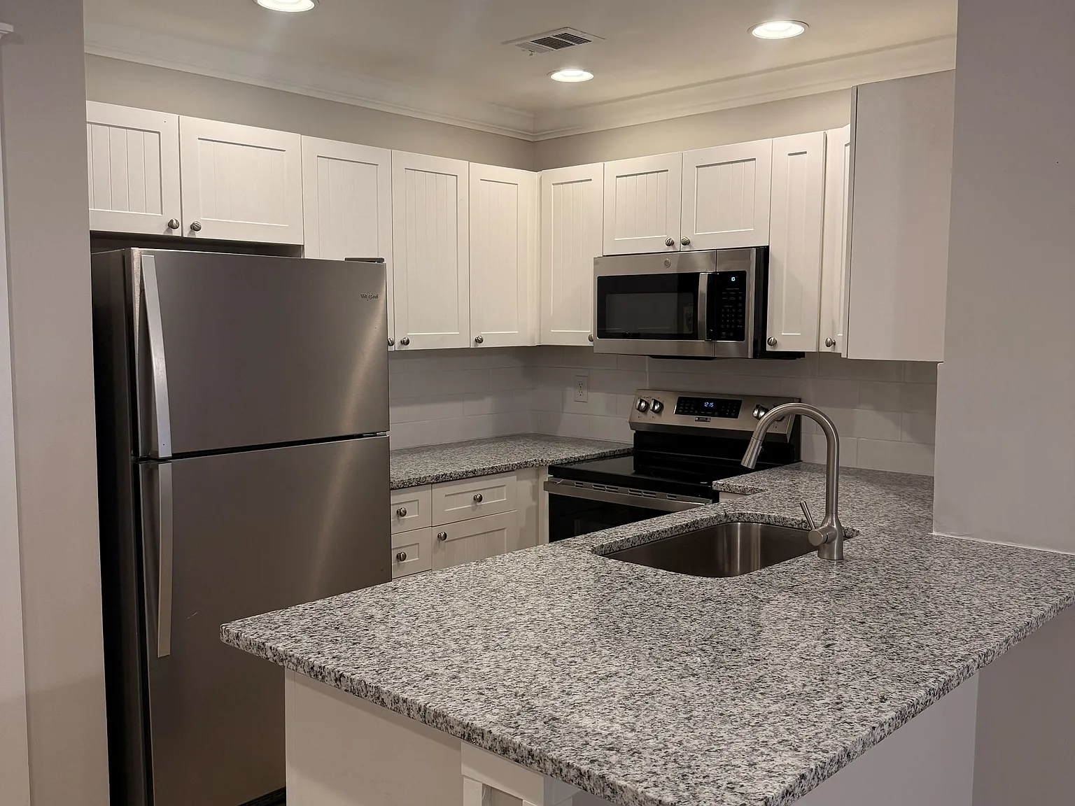 3 bed, 1444 sqft, $2,250 — Photo 3