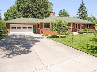 2124 Touchae St, Waterloo, IA 50702