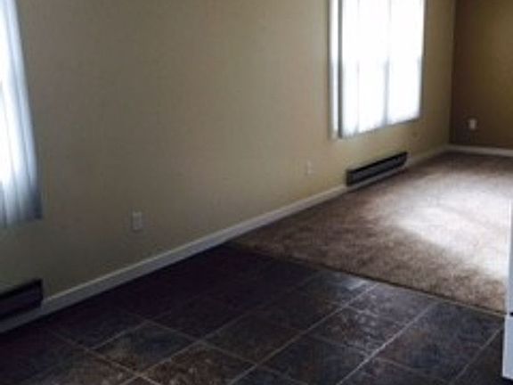 4th image of 4415 Fairfax St #3