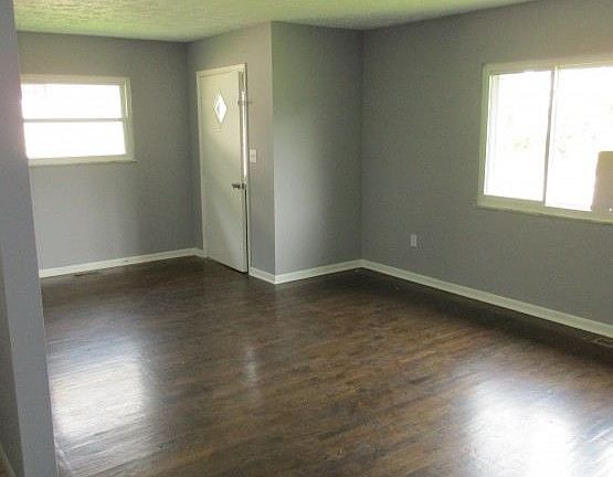 3rd image of 1625 Woodlawn Ave