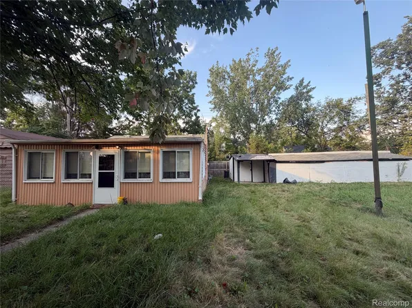 39 Cherrygrove St, Ecorse, MI 48229