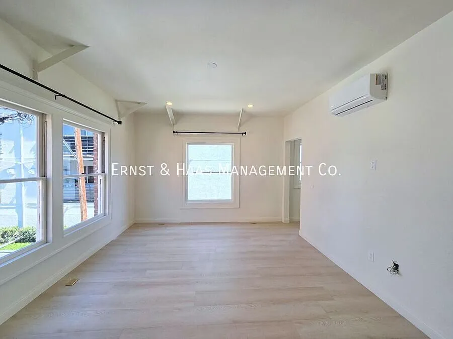 Charming Remodeled Studio With A/C Near Downtown Long Beach! — Photo 4