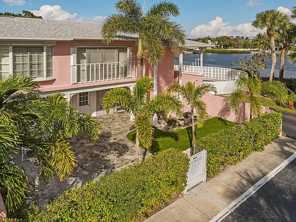 3rd image of 475 Tequesta Dr