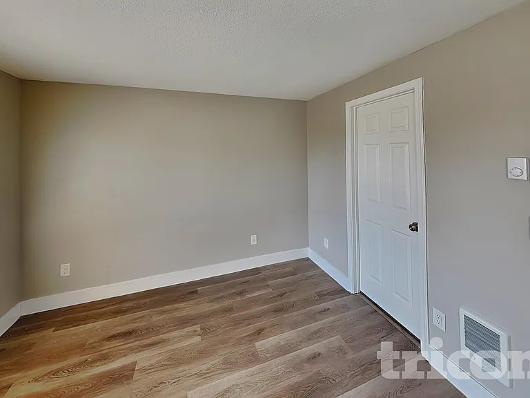 8617 NE 25th Cir — Photo 7