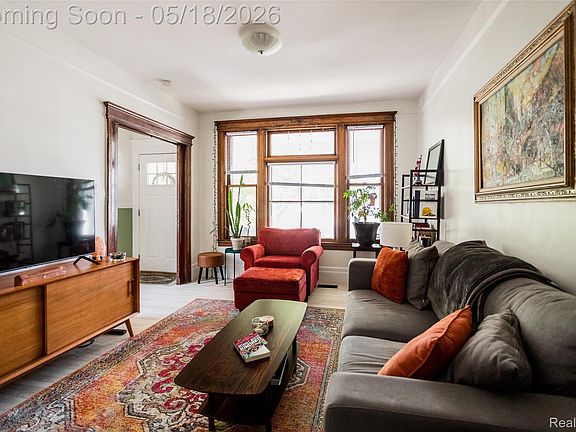 4th image of 2235 Wabash St
