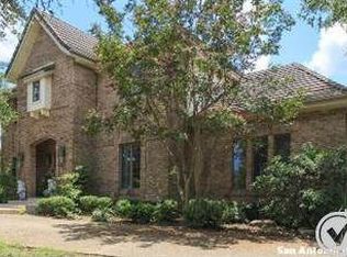 136 Spring Hill Dr, Boerne, TX 78006