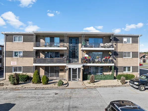 9421 S Roberts Rd APT 1SE, Hickory Hills, IL 60457