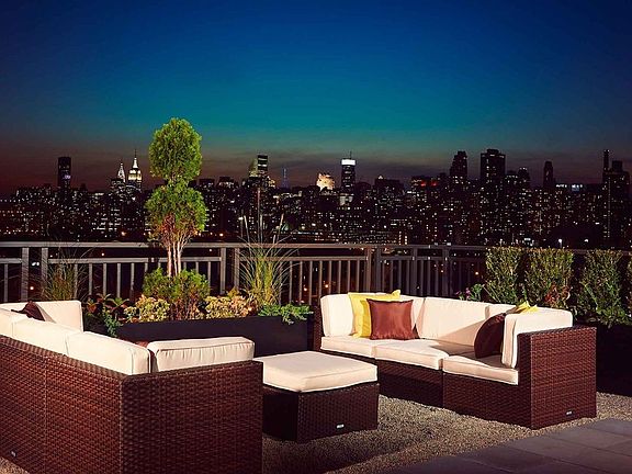 2nd image of 1215 Broadway APT 613