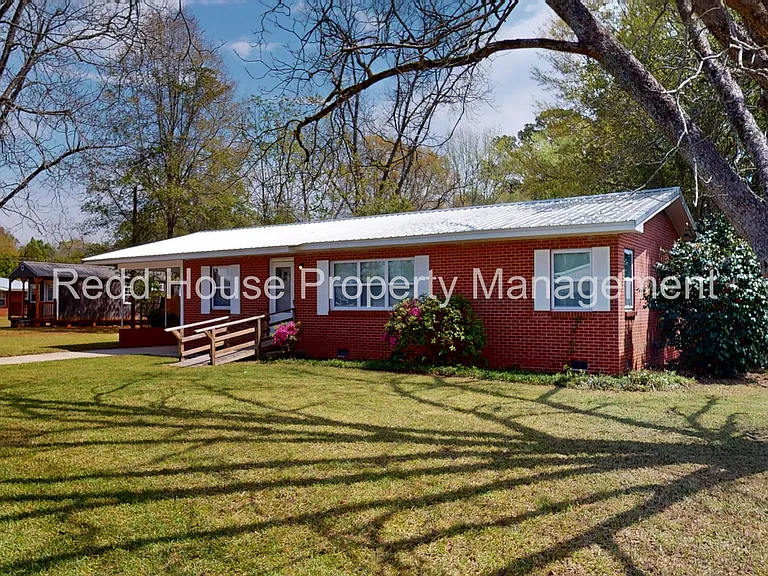 107 S Metcalf St — Photo 2