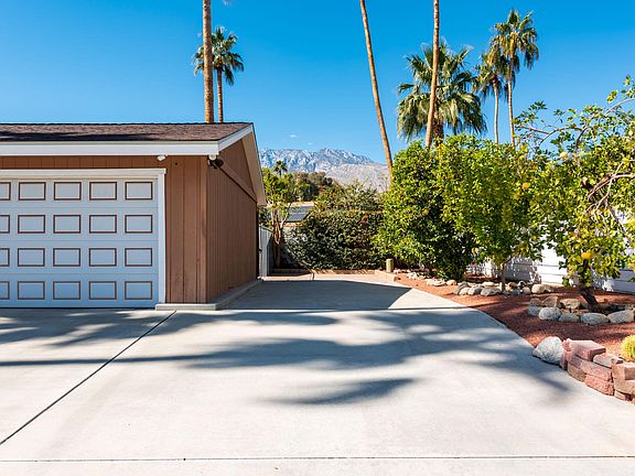 2nd image of 1253 S San Mateo Dr