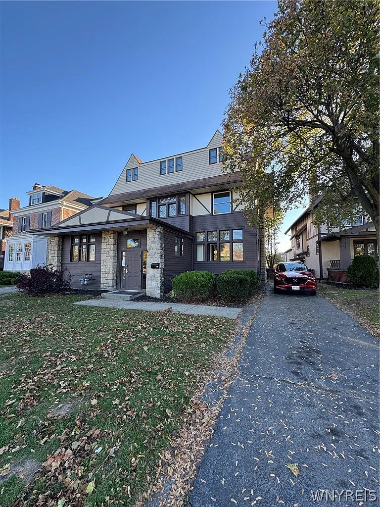 73 W Humboldt Pkwy — Photo 1