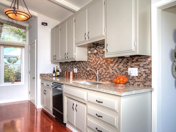 5th image of 255 W 40th Ave