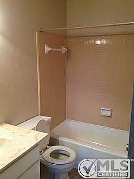 5th image of 2204 Statler Dr