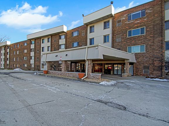 2nd image of 841 N York St APT 205
