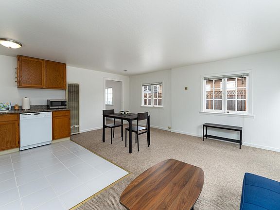 3rd image of 736A Linden Ave