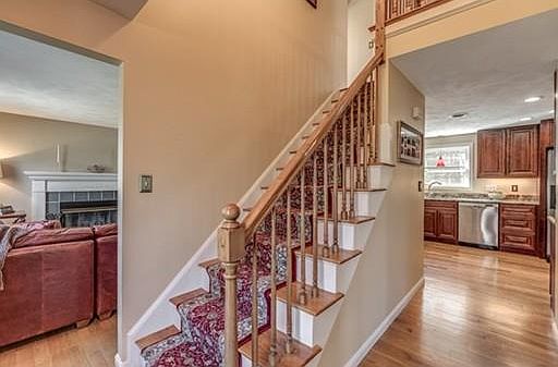 3rd image of 55 Marion St