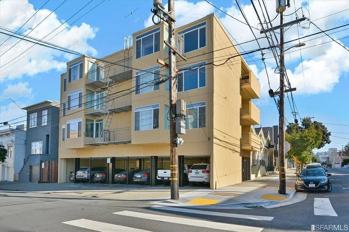 2 bed, 900 sqft, $5,800 — Photo 3