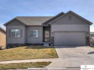 17579 Grand Ave, Omaha, NE 68116
