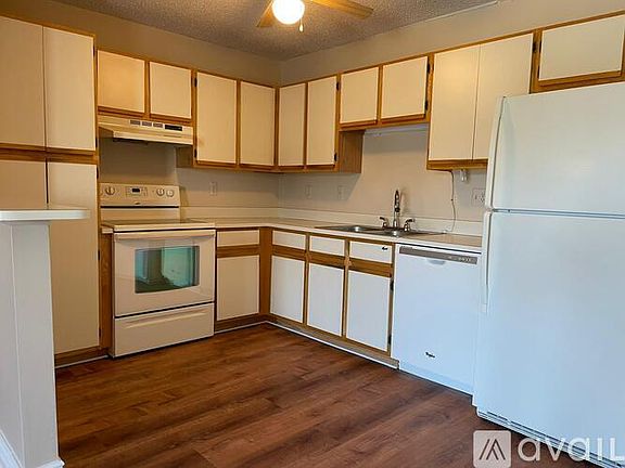 5th image of 15153 Seagull Dr #5
