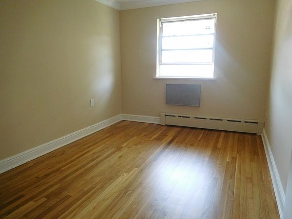 5th image of 3072 23rd St #2