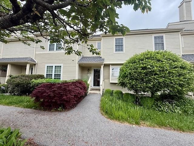 1st image of 3803 Buttonwood Lane #3803