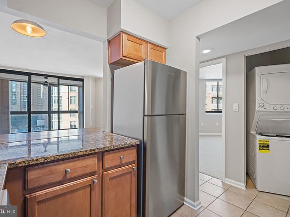 5th image of 1001 N Randolph St APT 804