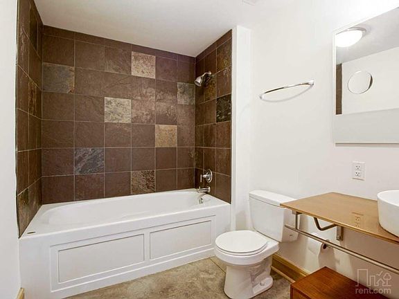 2nd image of 2206 Lucas Ave #501