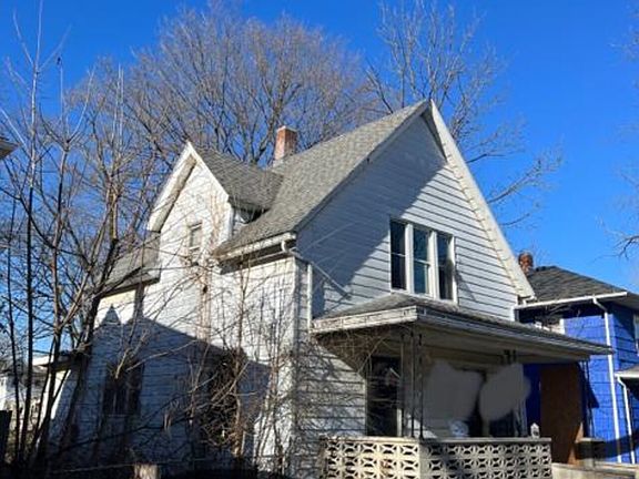 2nd image of 915 Blaine Ave