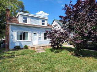 28824 Birchlawn St, Garden City, MI 48135