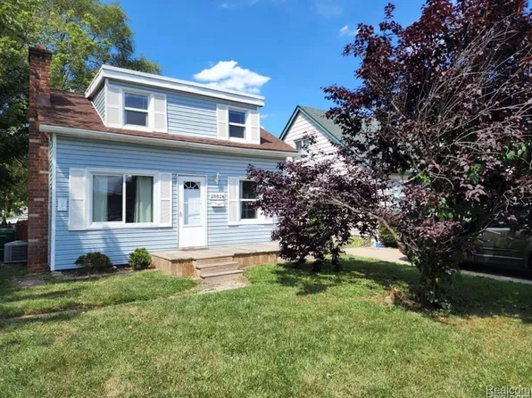 28824 Birchlawn St, Garden City, MI 48135