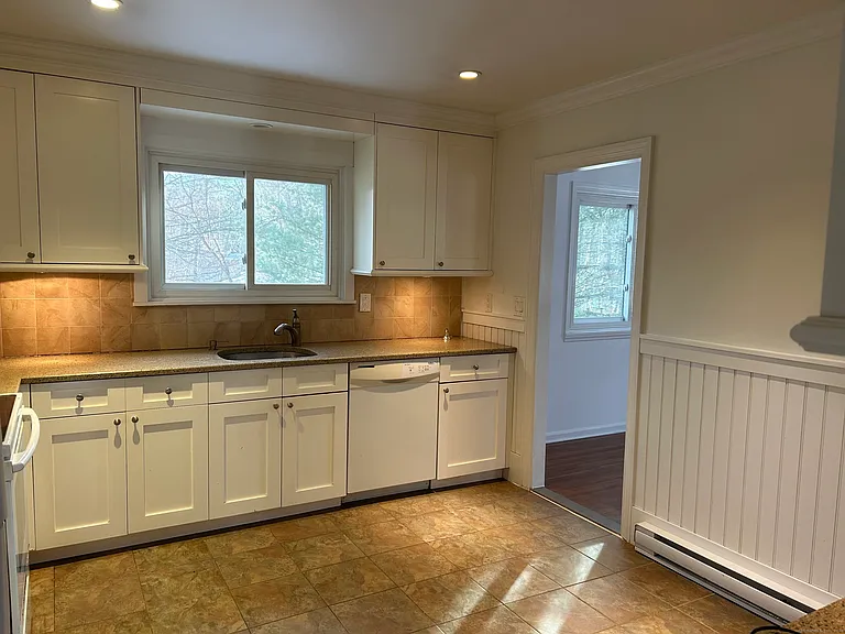 33 Loughran Ave — Photo 3